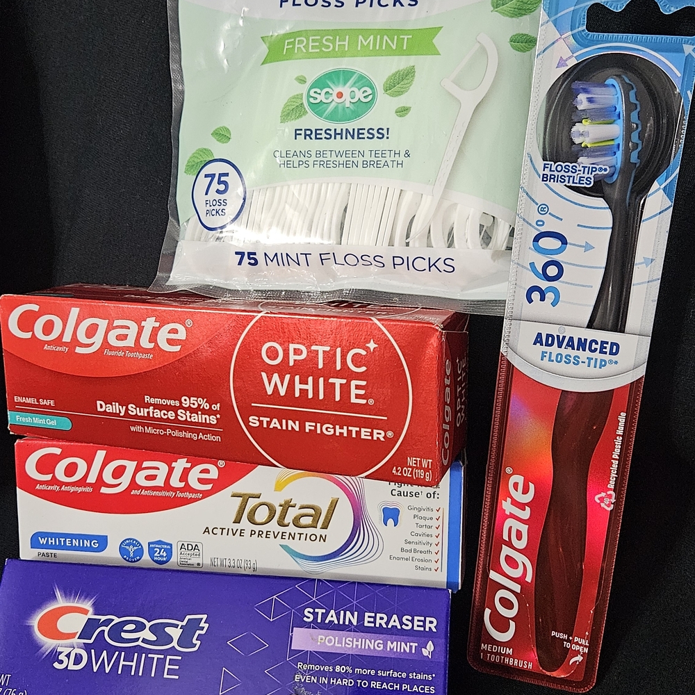 Colgate Optic White and Crest 3D White Toothpaste Set with Scope Floss Picks